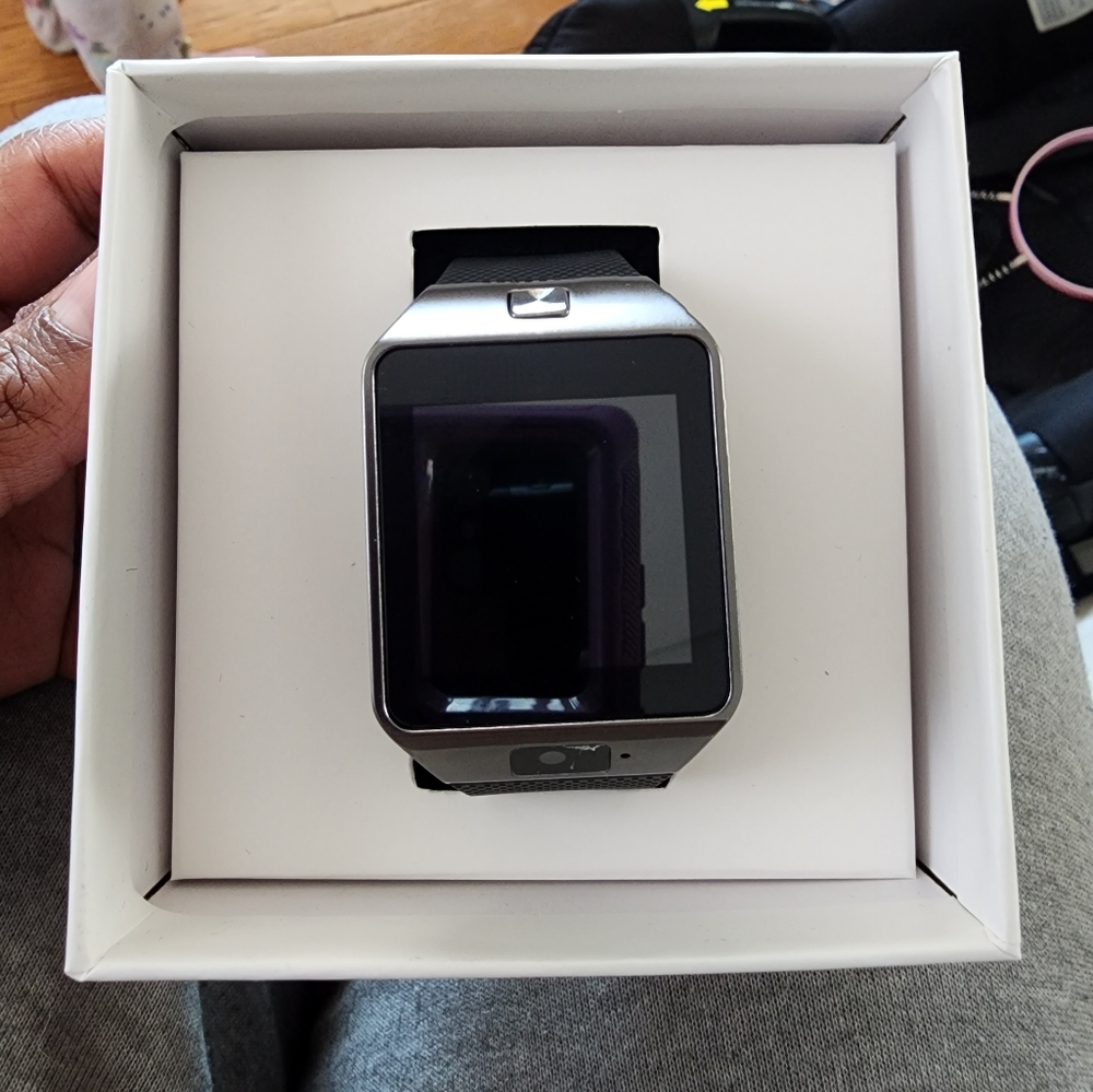 Raycon Prodigy Smartwatch - Picture 8 of 9